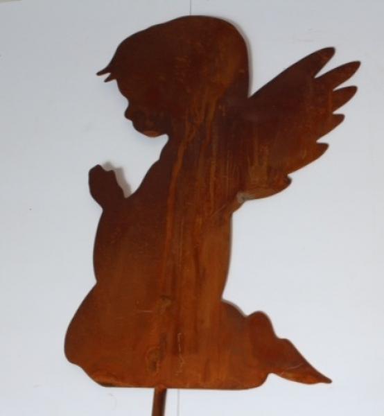 engel-auf-stab-kniend-edelrost-weihnachtsdeko-grosshandel